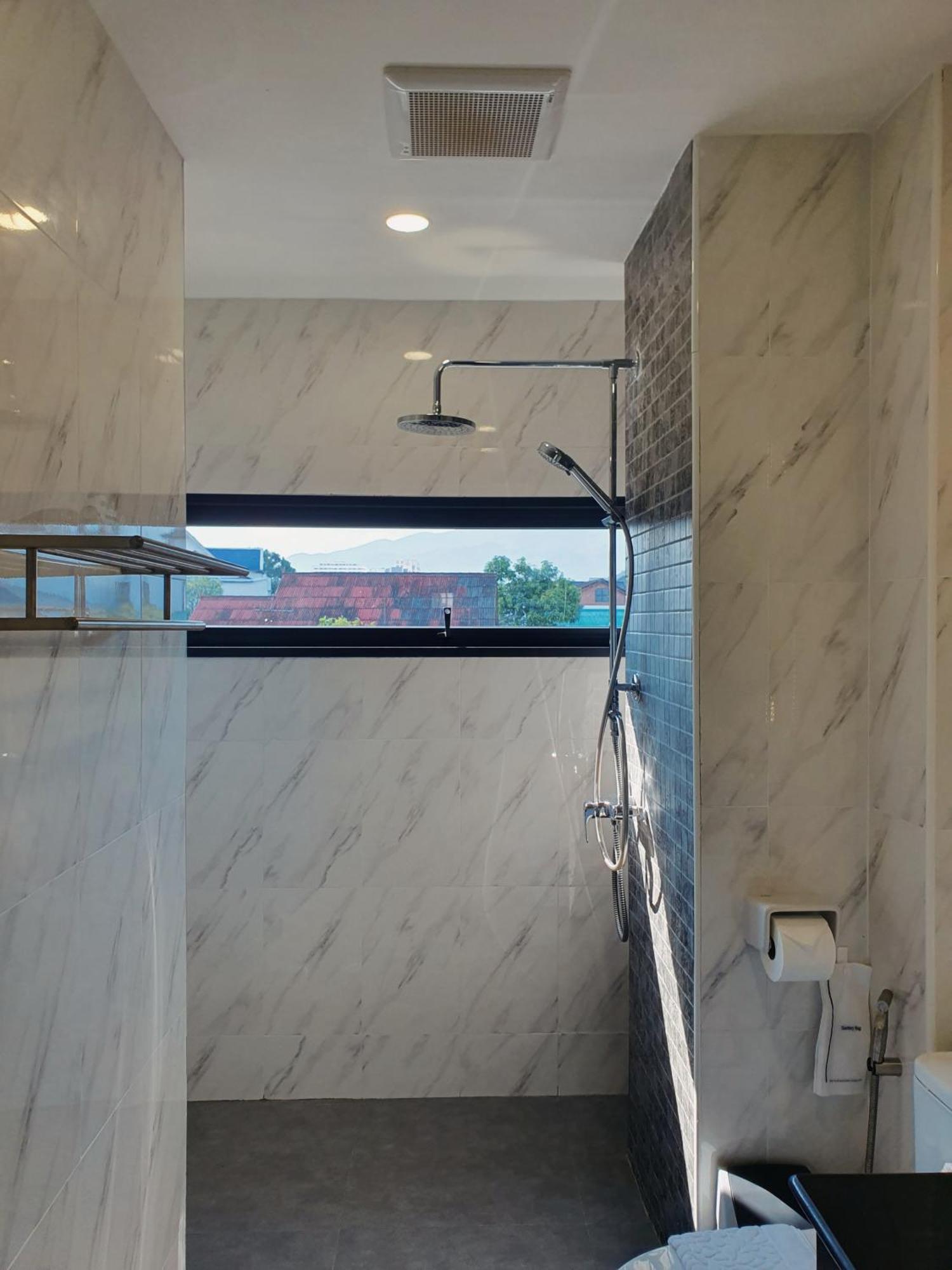 The Sila Suites - Intrawarorot เชียงใหม่ ภายนอก รูปภาพ