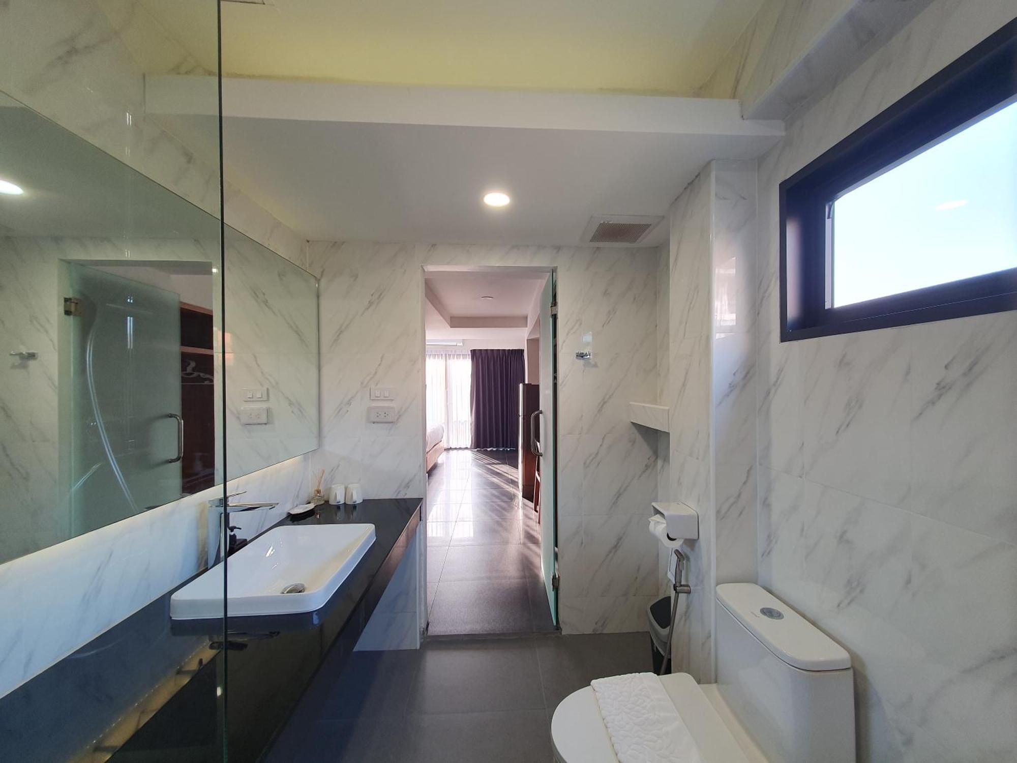The Sila Suites - Intrawarorot เชียงใหม่ ภายนอก รูปภาพ